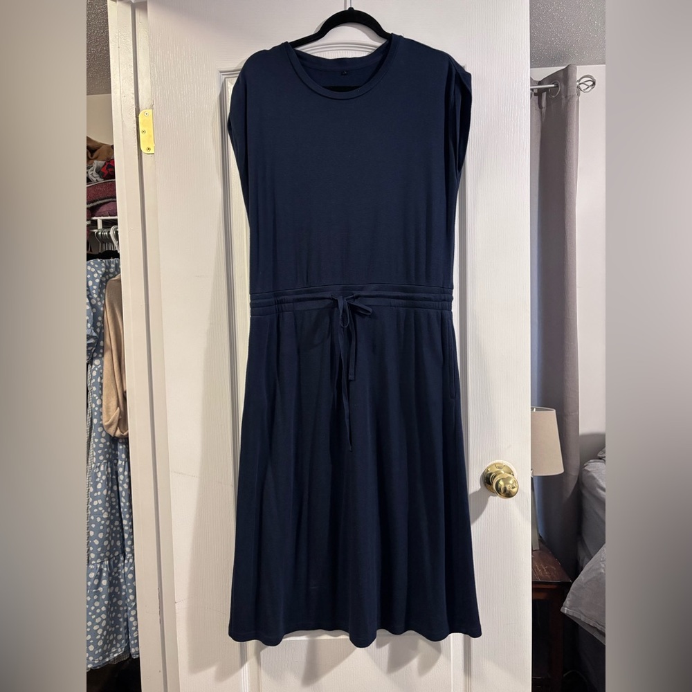 Chic Navy Midi Dress with Tie Waist
